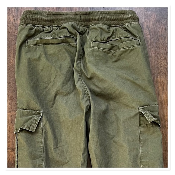 GAP Boys Lightweight Cargo Pants - Picture 8 of 9